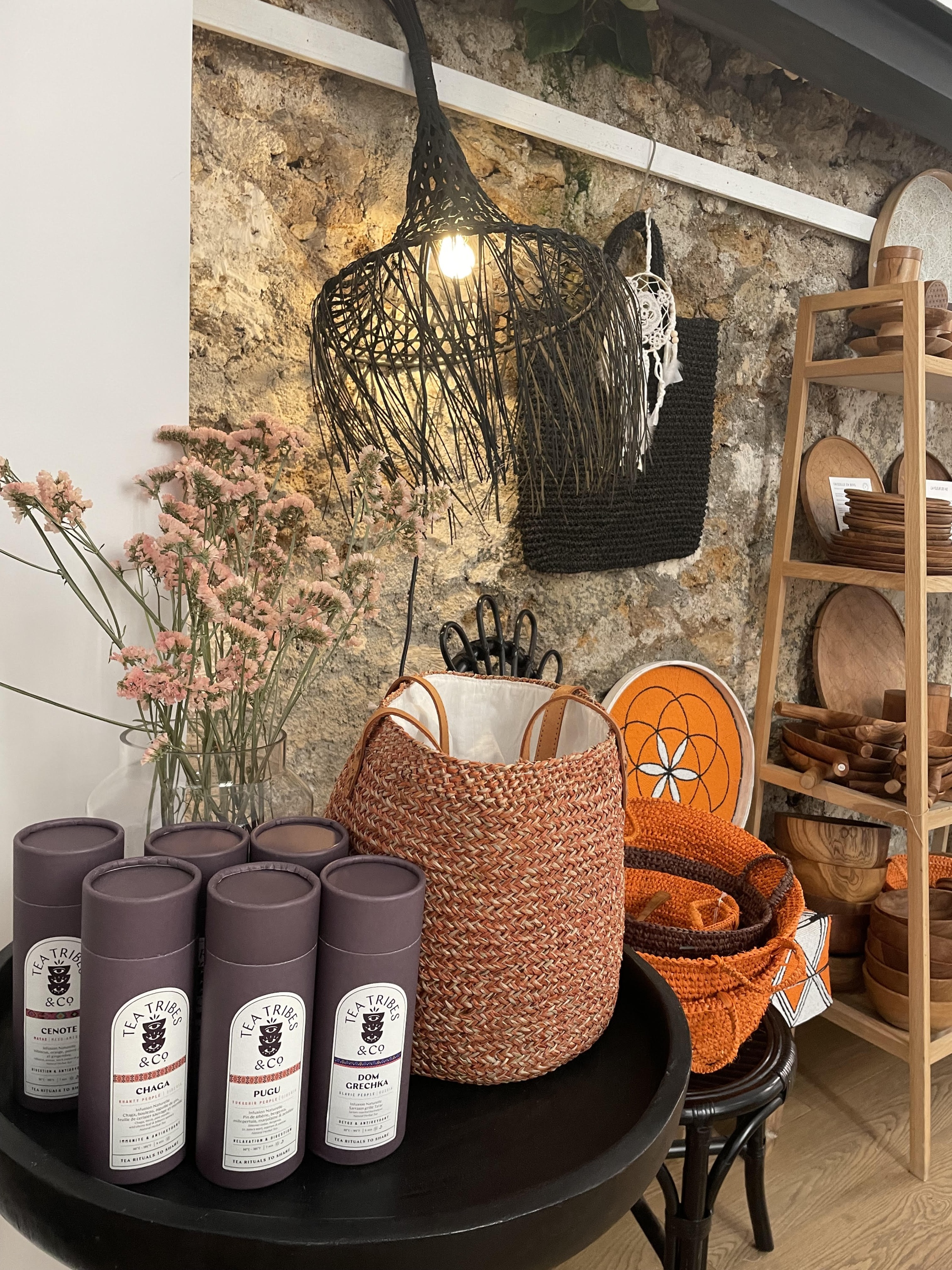Le Centre Element Paris - Yoga Pilates & Méditation - Soins Énergétiques - Boutique
