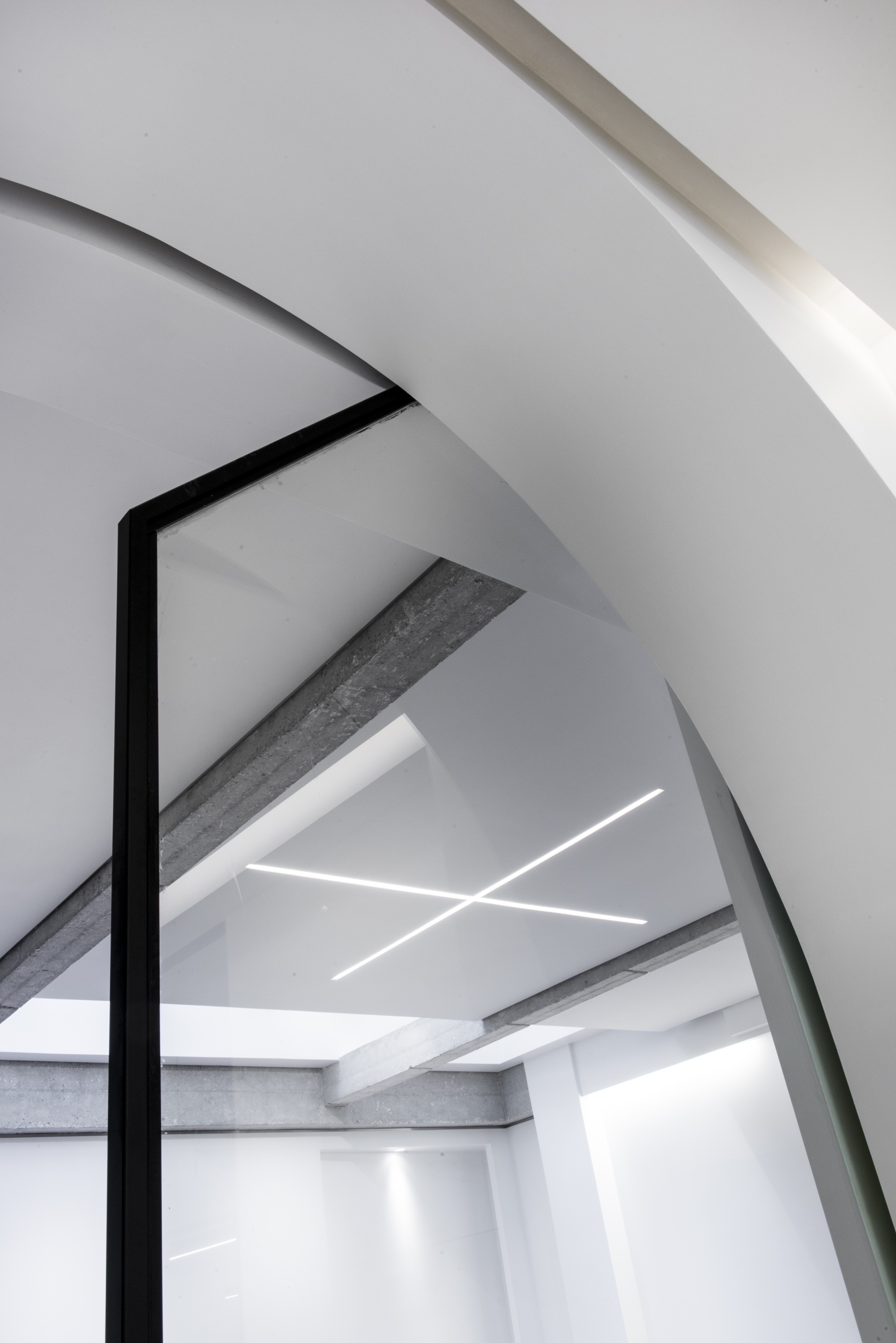Le Centre Element Paris - Yoga Pilates & Méditation - Soins Énergétiques - Boutique