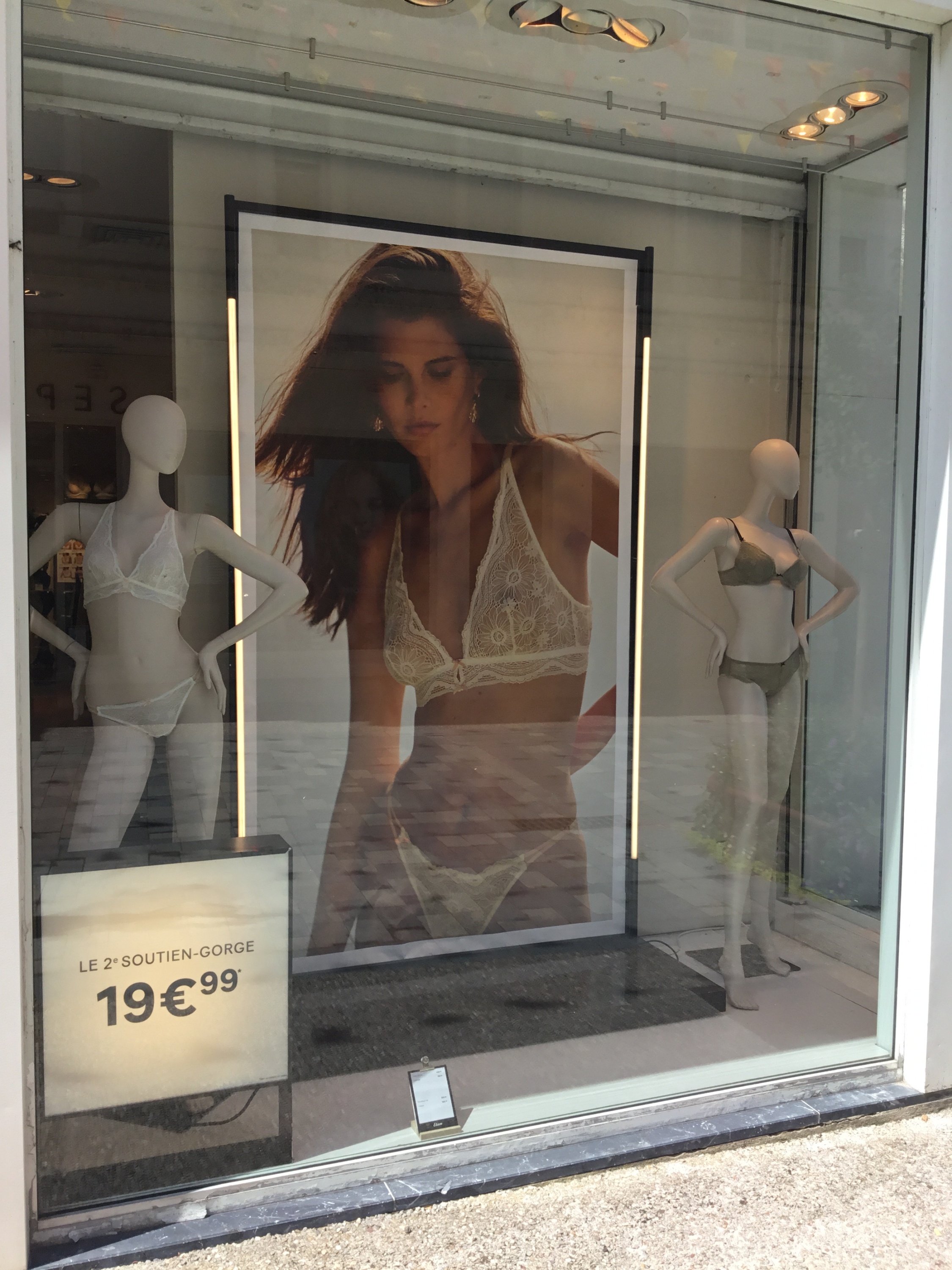 Foto 89 di Etam Lingerie