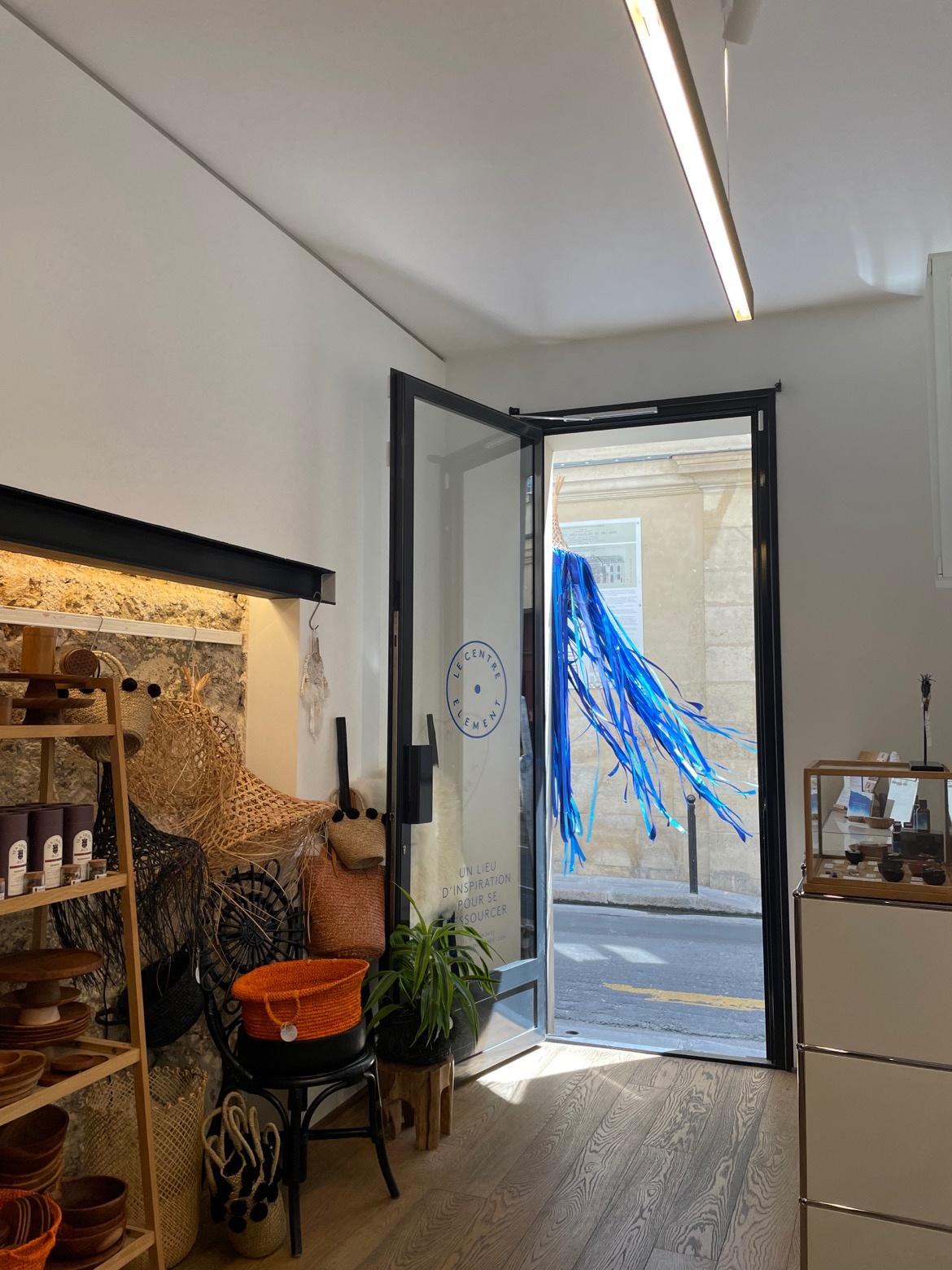 Le Centre Element Paris - Yoga Pilates & Méditation - Soins Énergétiques - Boutique