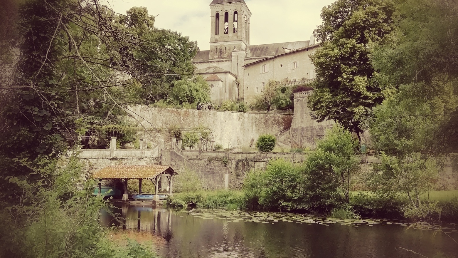 Nommad's - Bistro à Bourdeilles