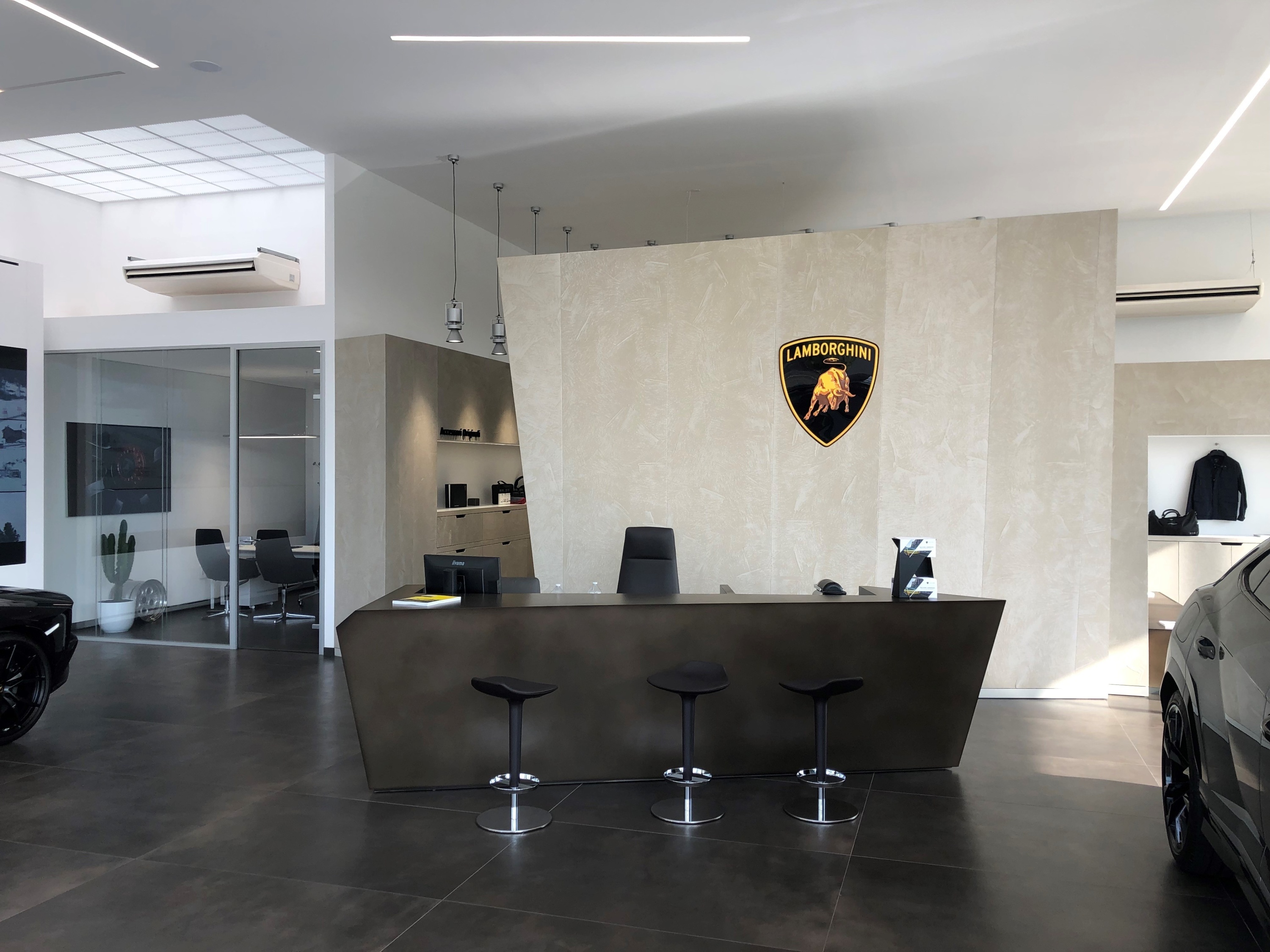 Foto 5 di Lamborghini Lyon