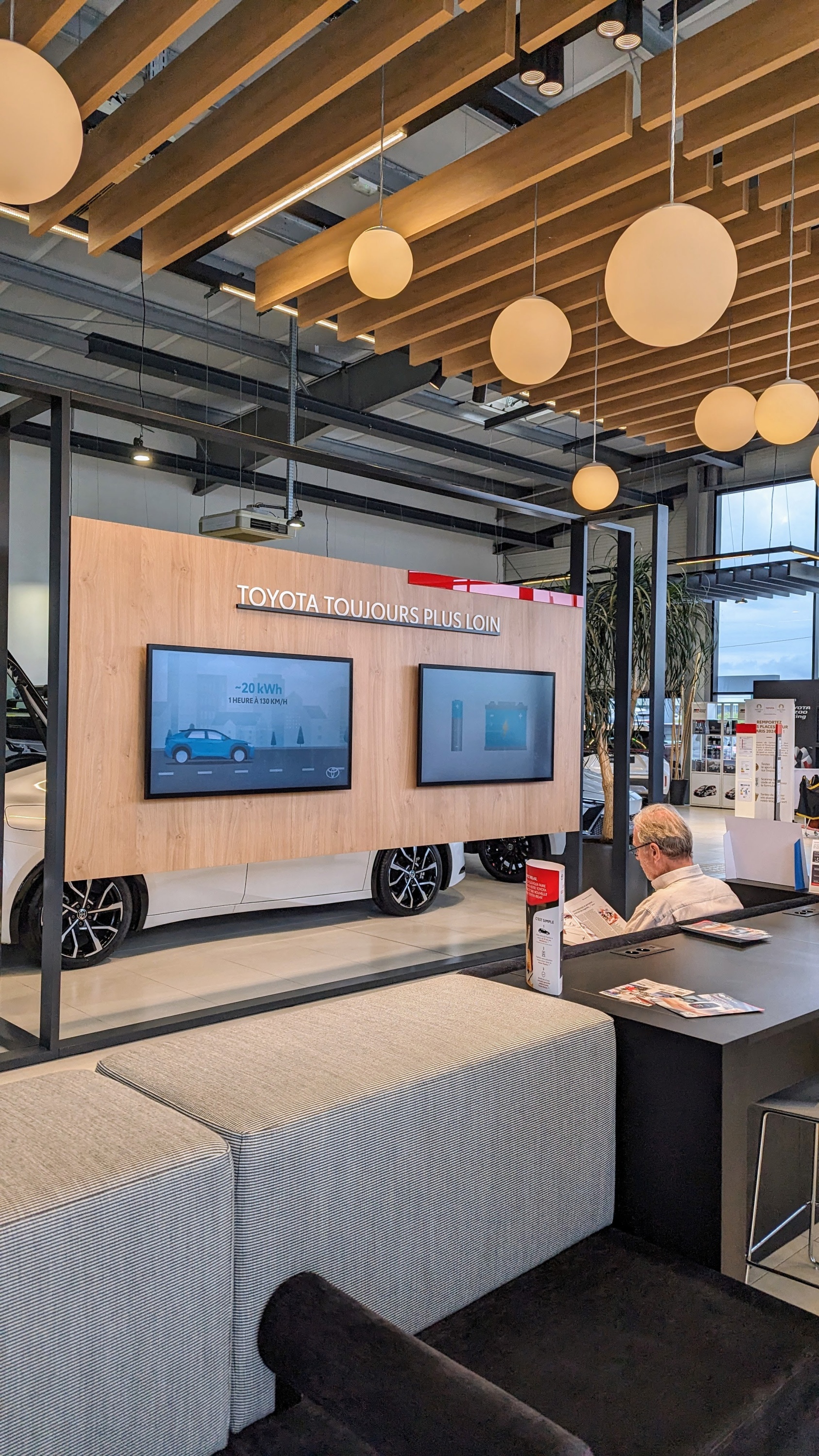 Photo 2 of Toyota - TTR Automobiles - Reims