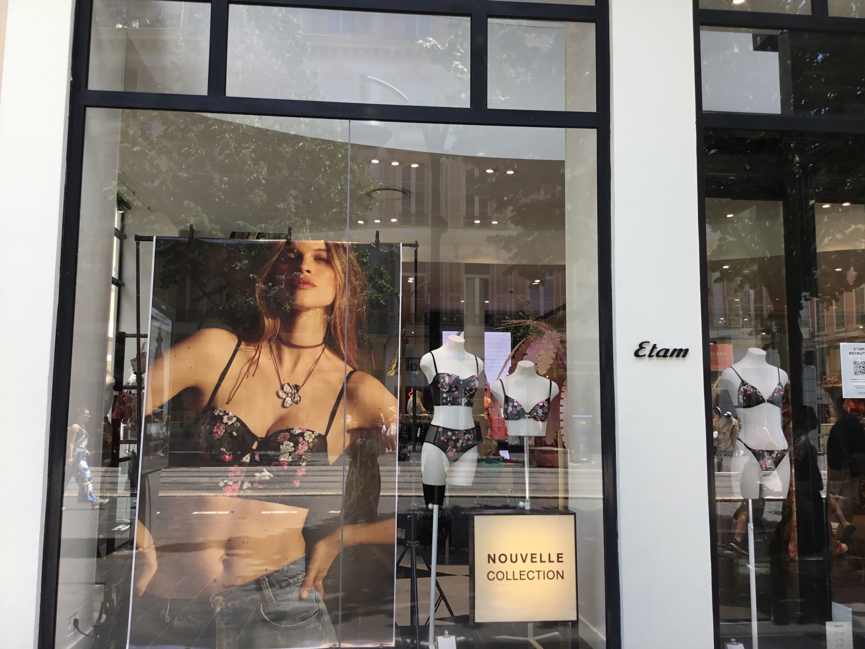 Foto 90 di Etam Lingerie