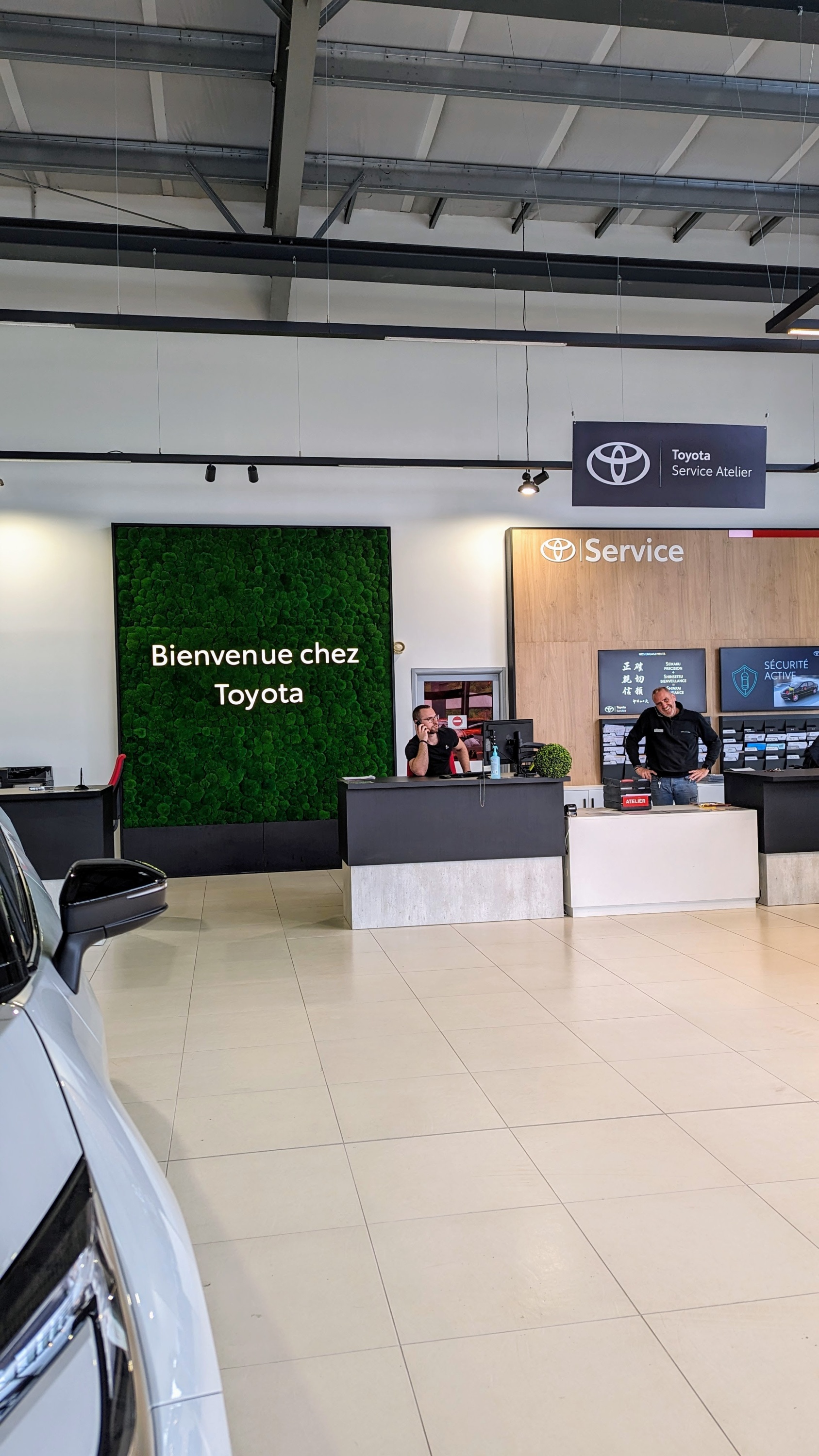 Photo 5 of Toyota - TTR Automobiles - Reims