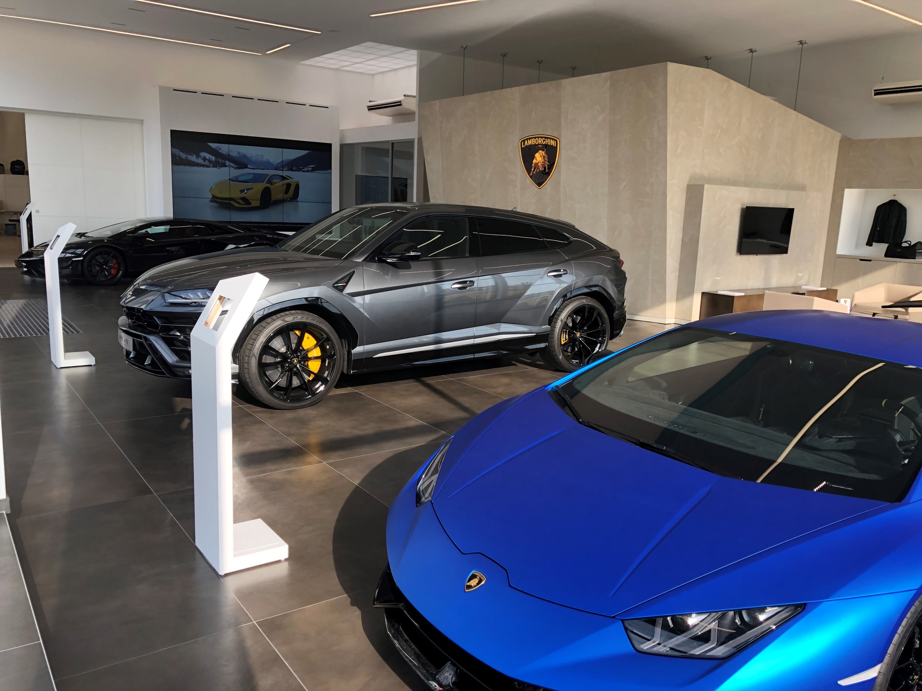 Foto 10 di Lamborghini Lyon