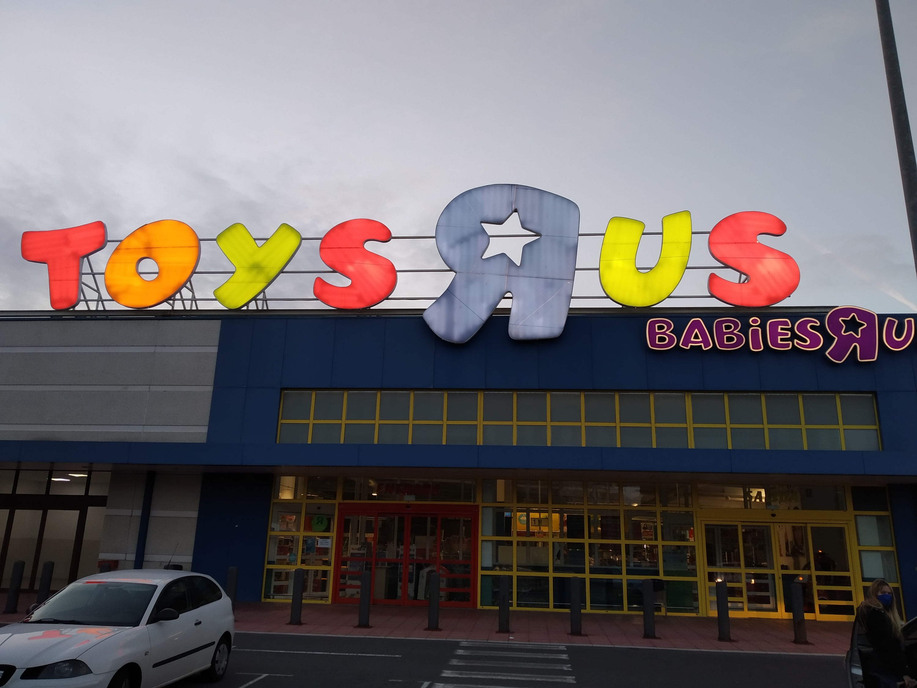 Toys"R"Us