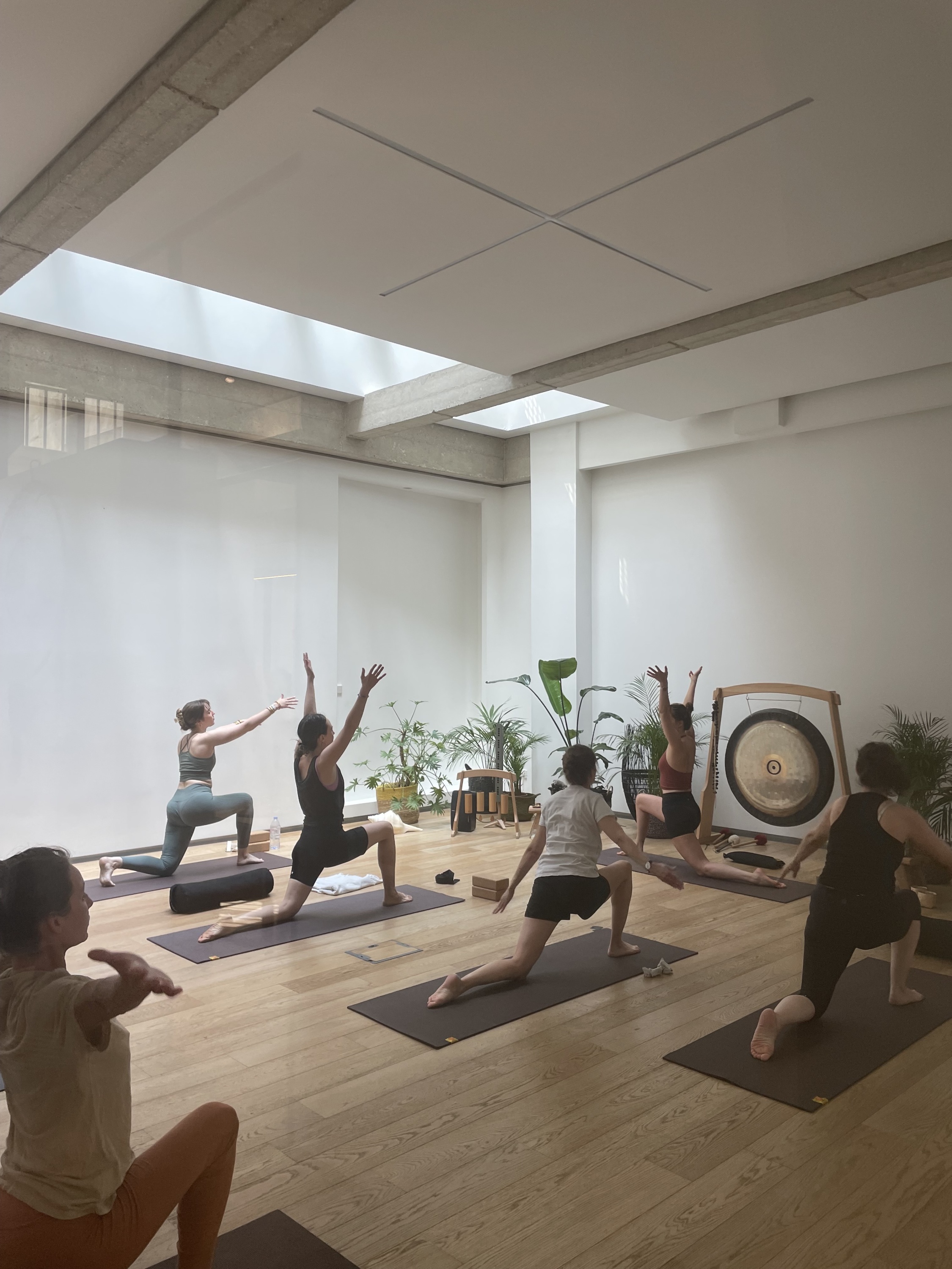 Le Centre Element Paris - Yoga Pilates & Méditation - Soins Énergétiques - Boutique