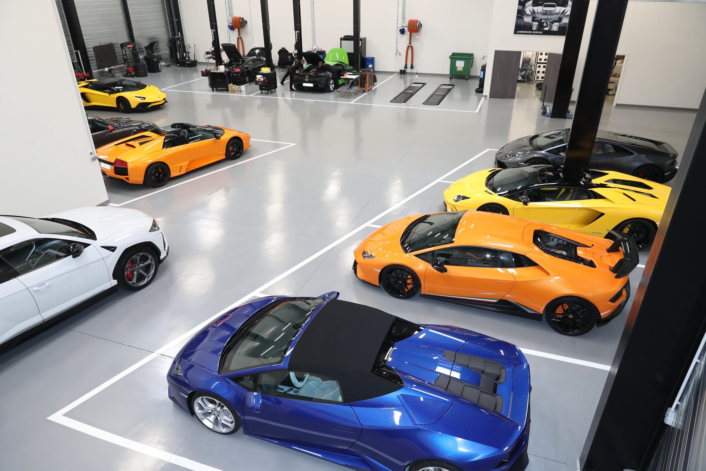 Foto 20 di Lamborghini Bordeaux