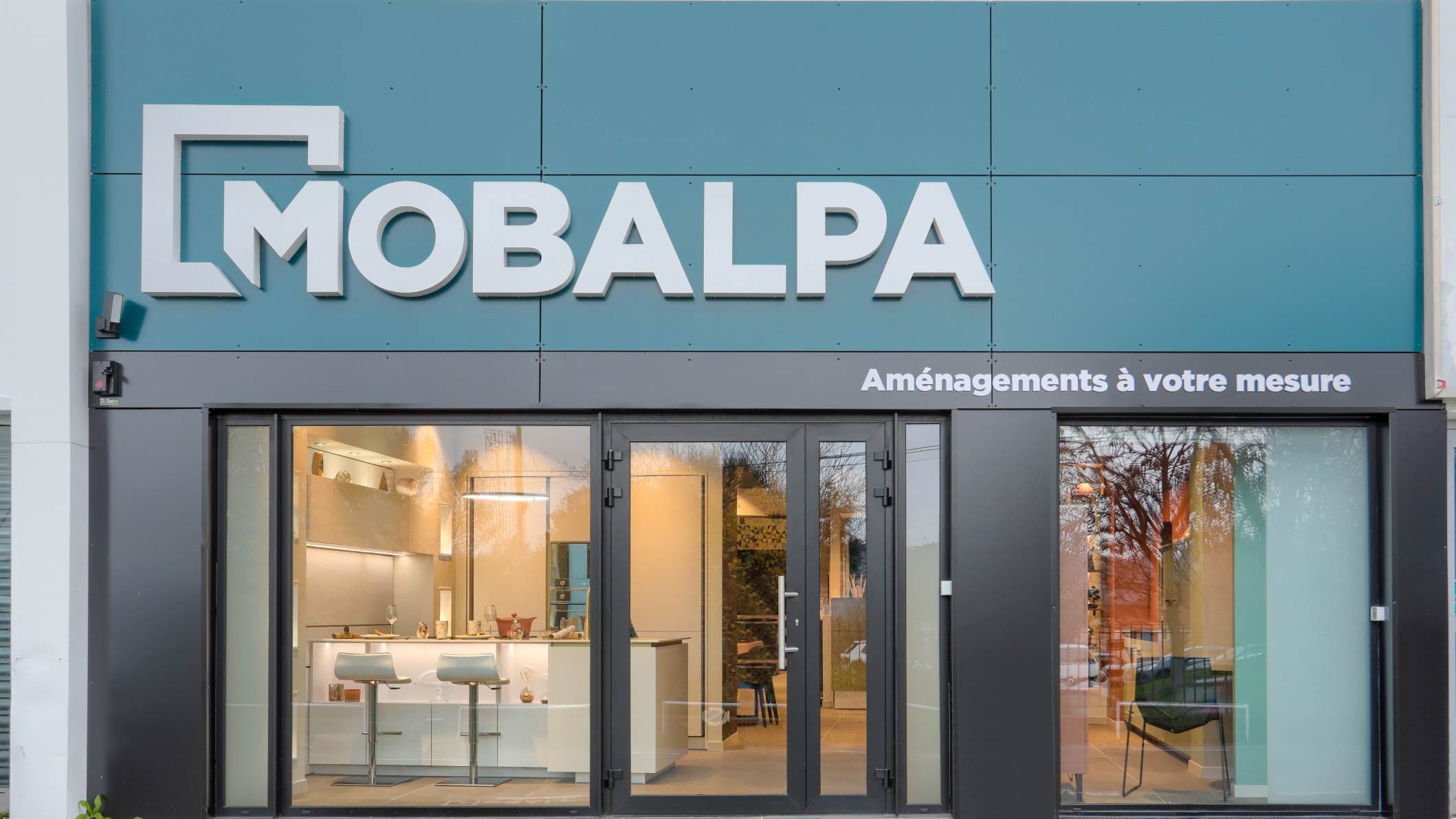 Foto 1 di Mobalpa