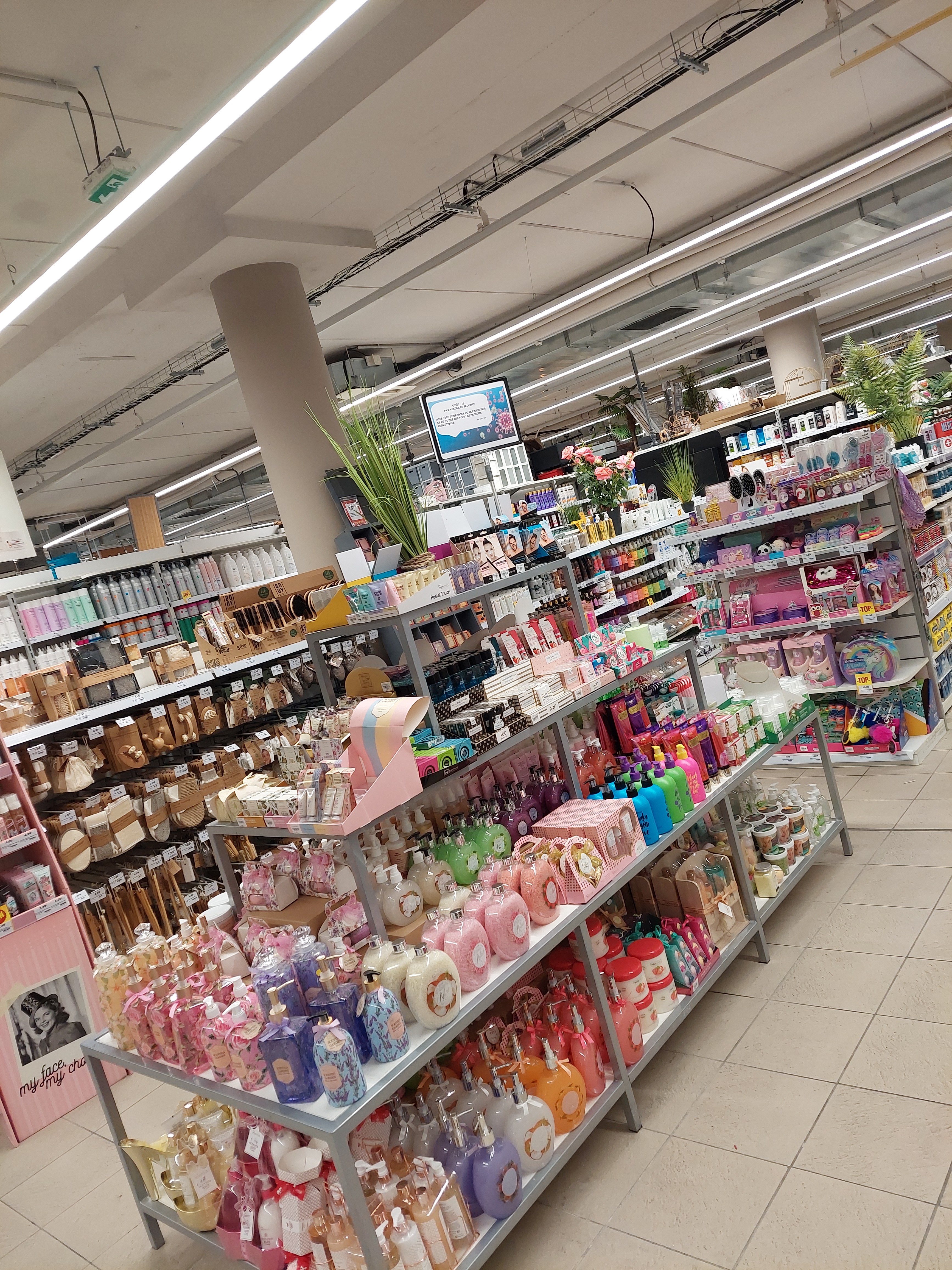Foto 56 di Maxi Bazar