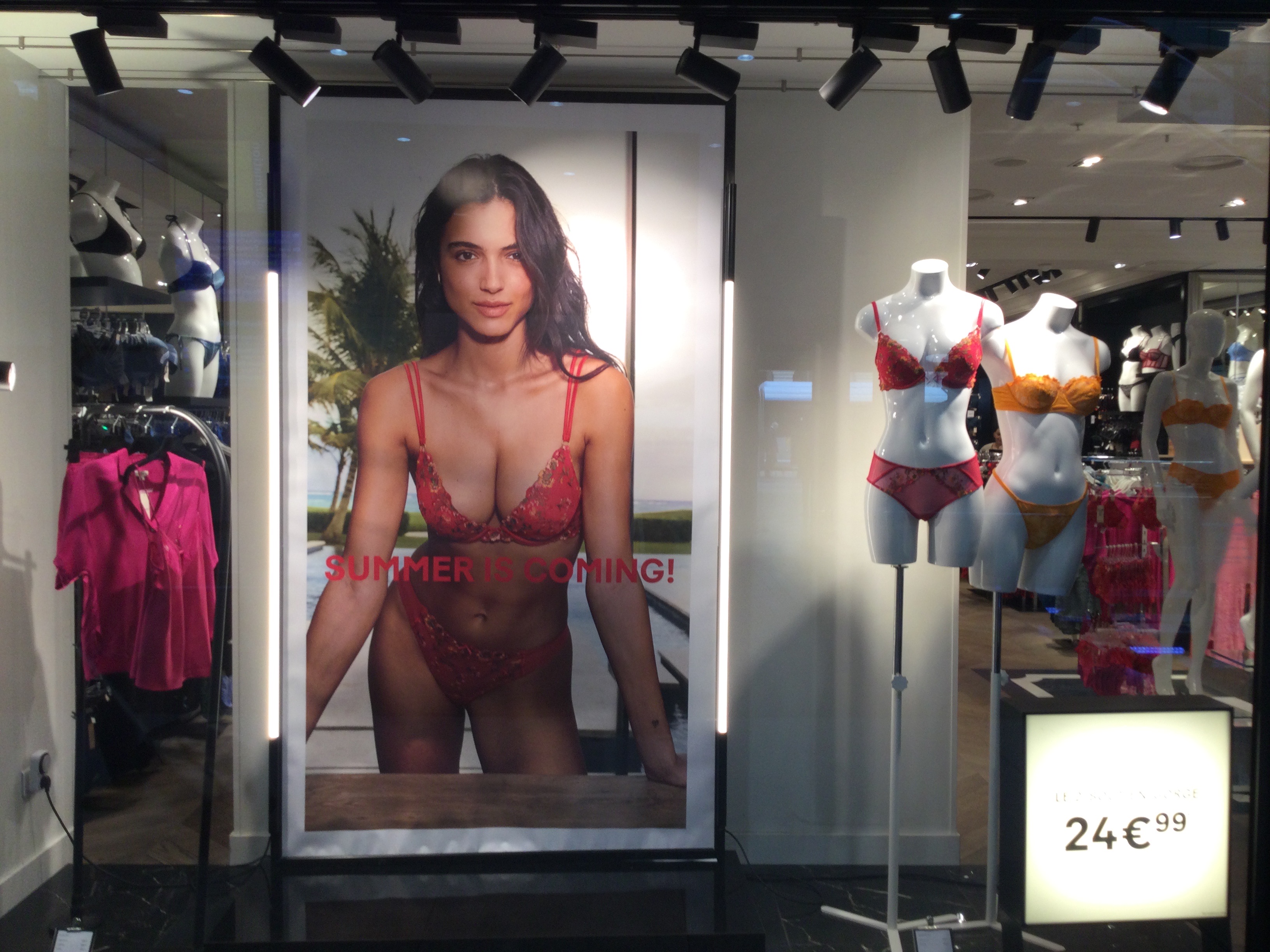 Foto 92 di Etam Lingerie