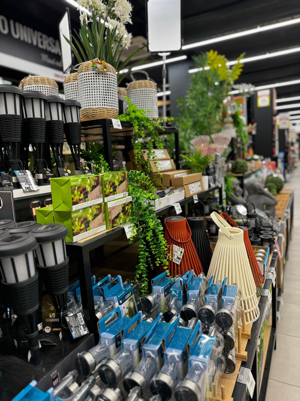 Foto 24 di Maxi Bazar
