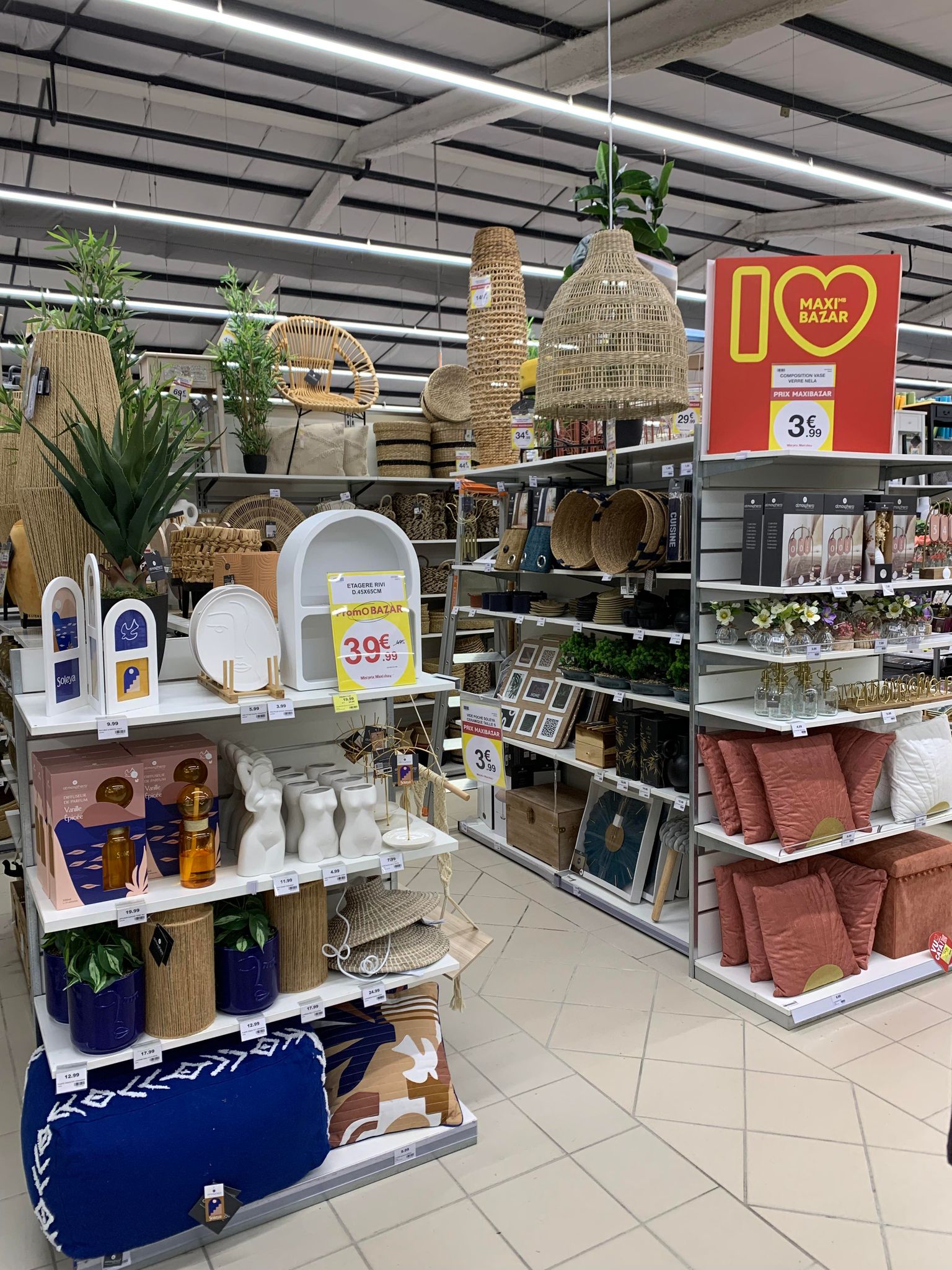Foto 27 di Maxi Bazar