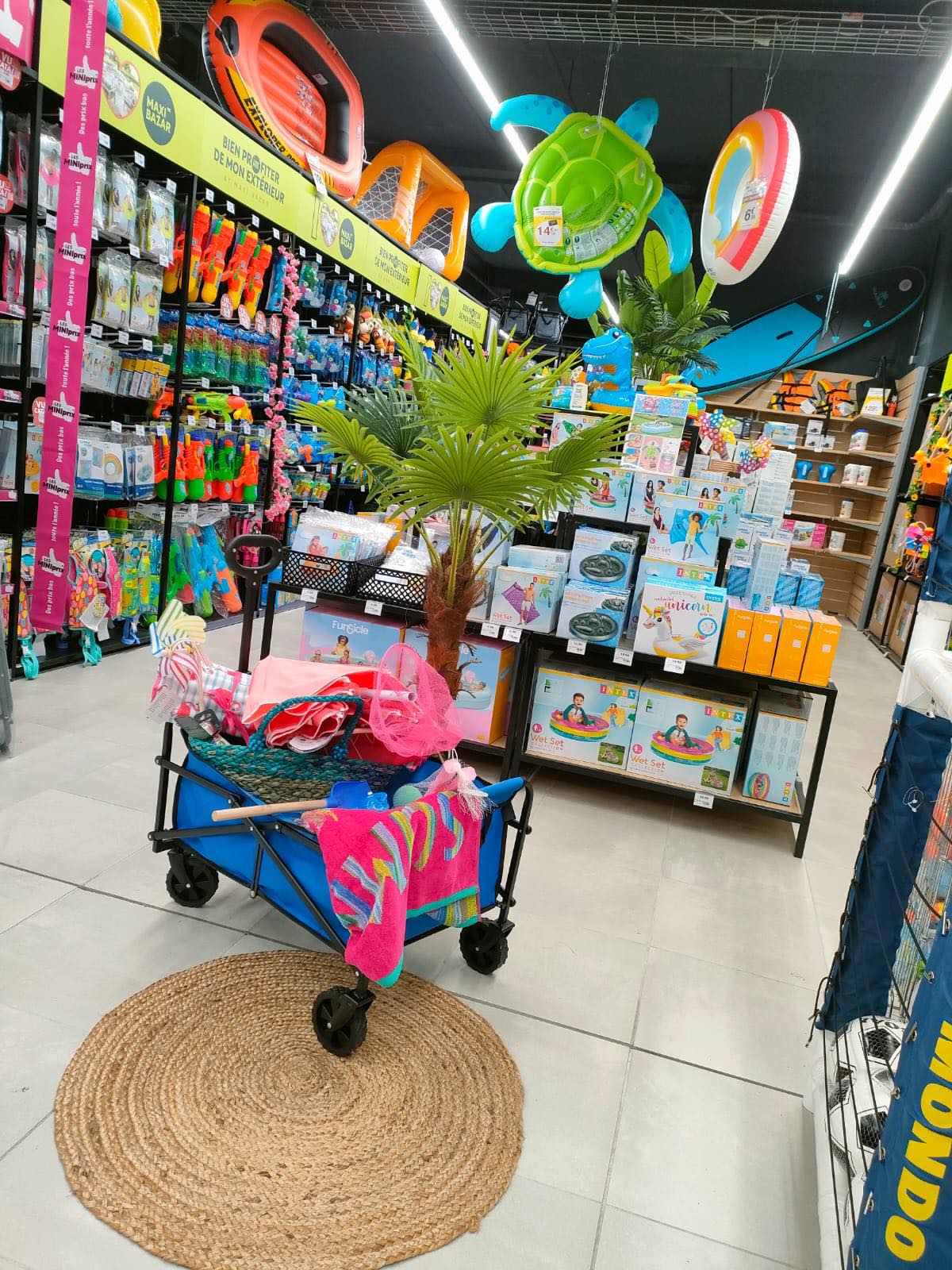 Foto 12 di Maxi Bazar