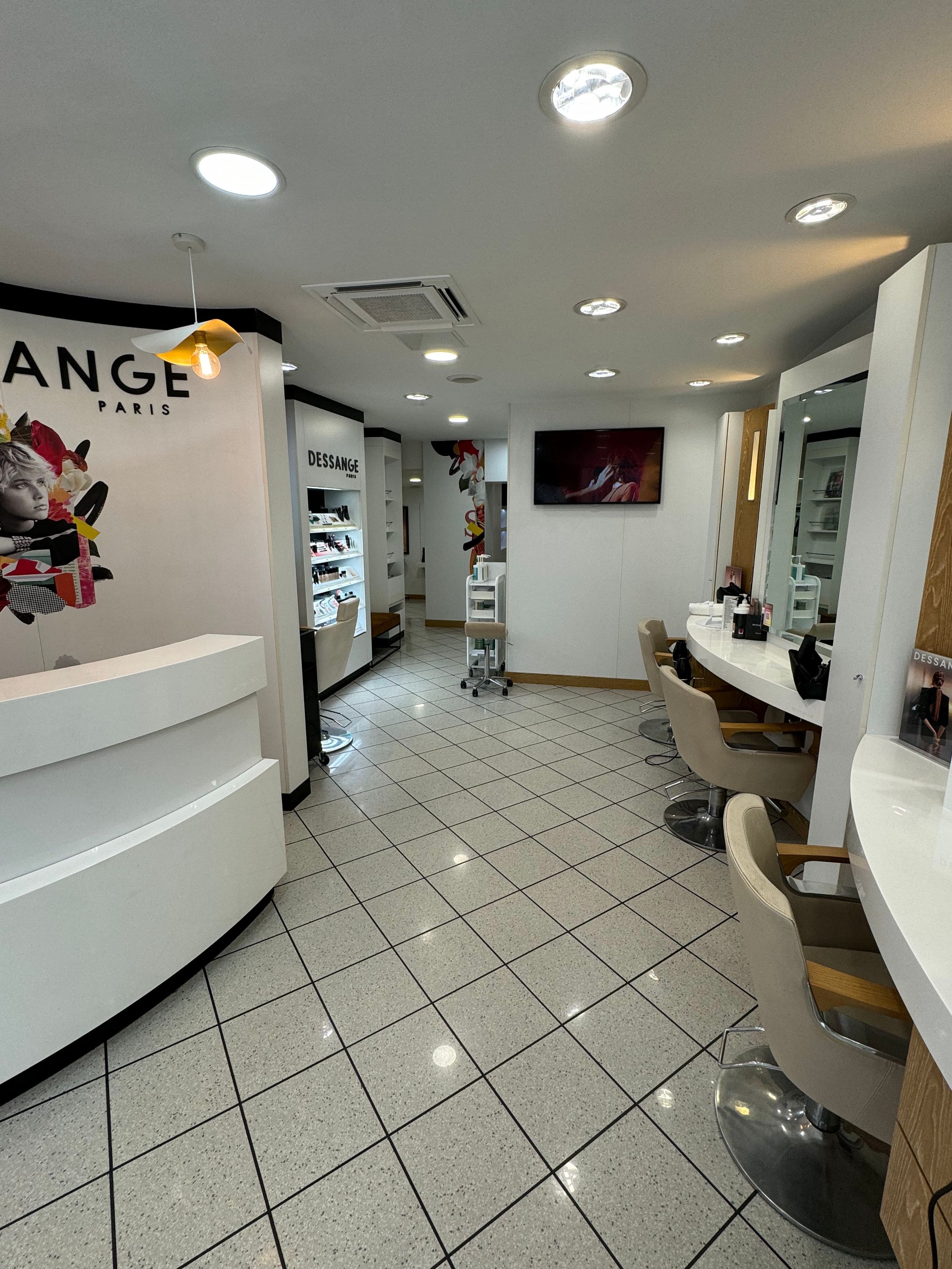 Foto 123 di DESSANGE - Coiffeur Compiègne