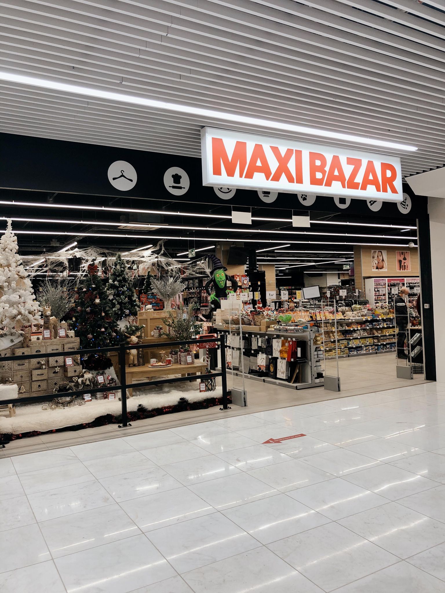 Foto 28 di Maxi Bazar