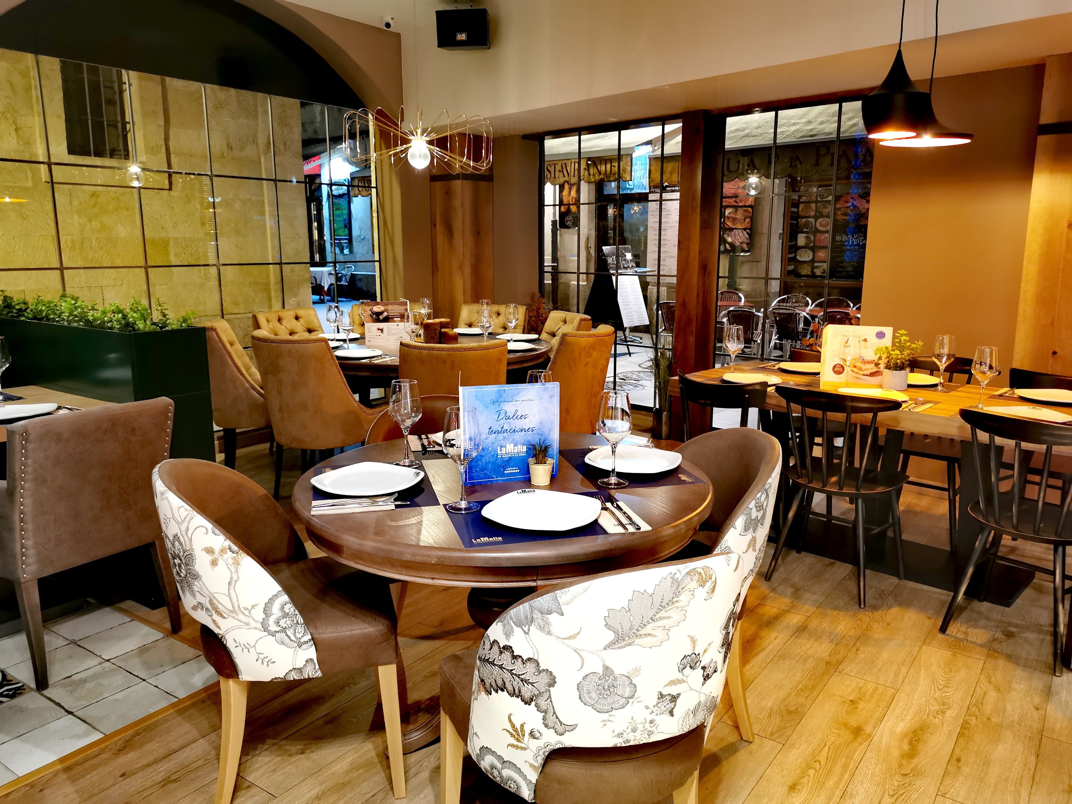 La Mafia se sienta a la mesa