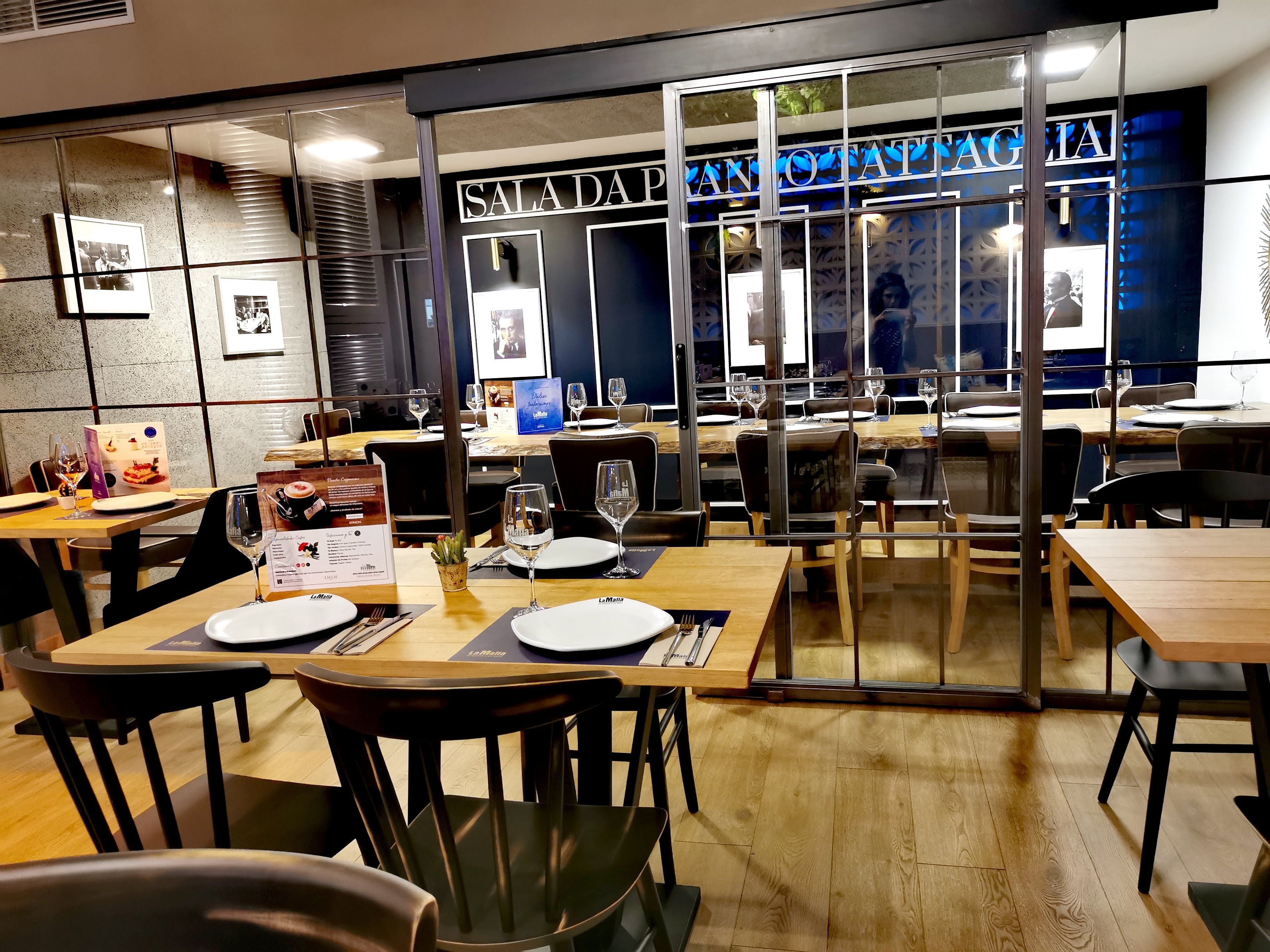 La Mafia se sienta a la mesa