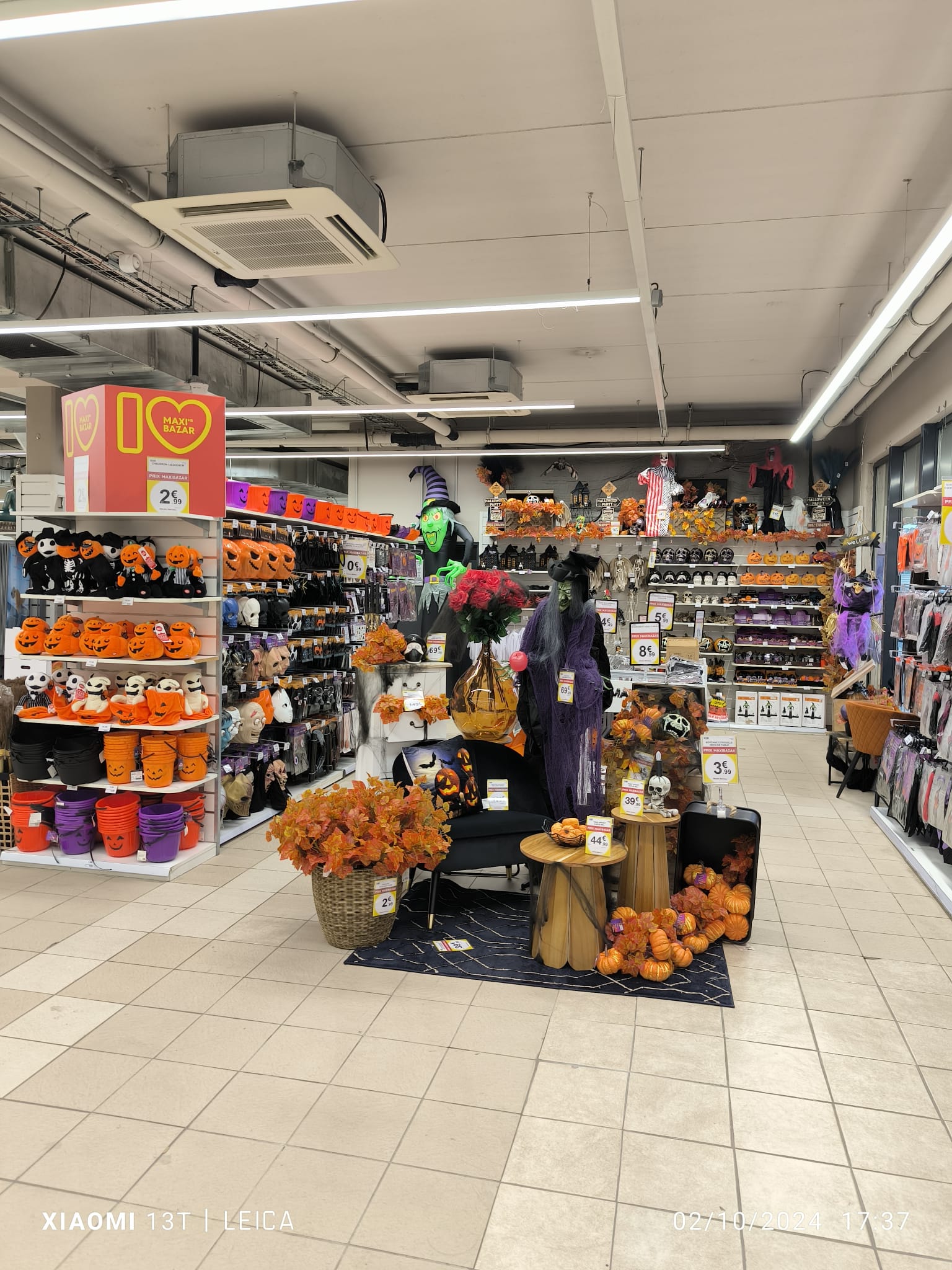 Foto 46 di Maxi Bazar