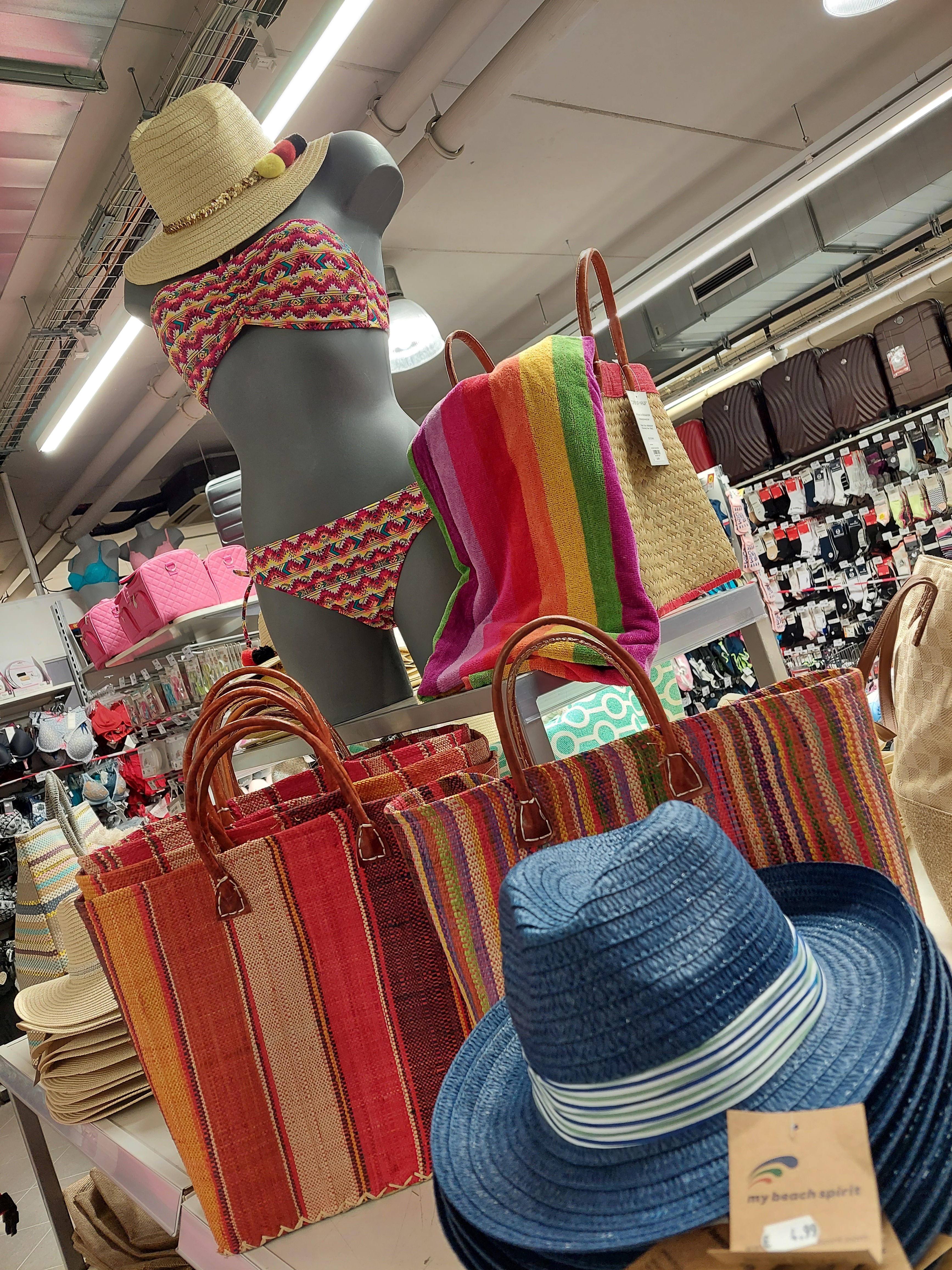 Foto 57 di Maxi Bazar