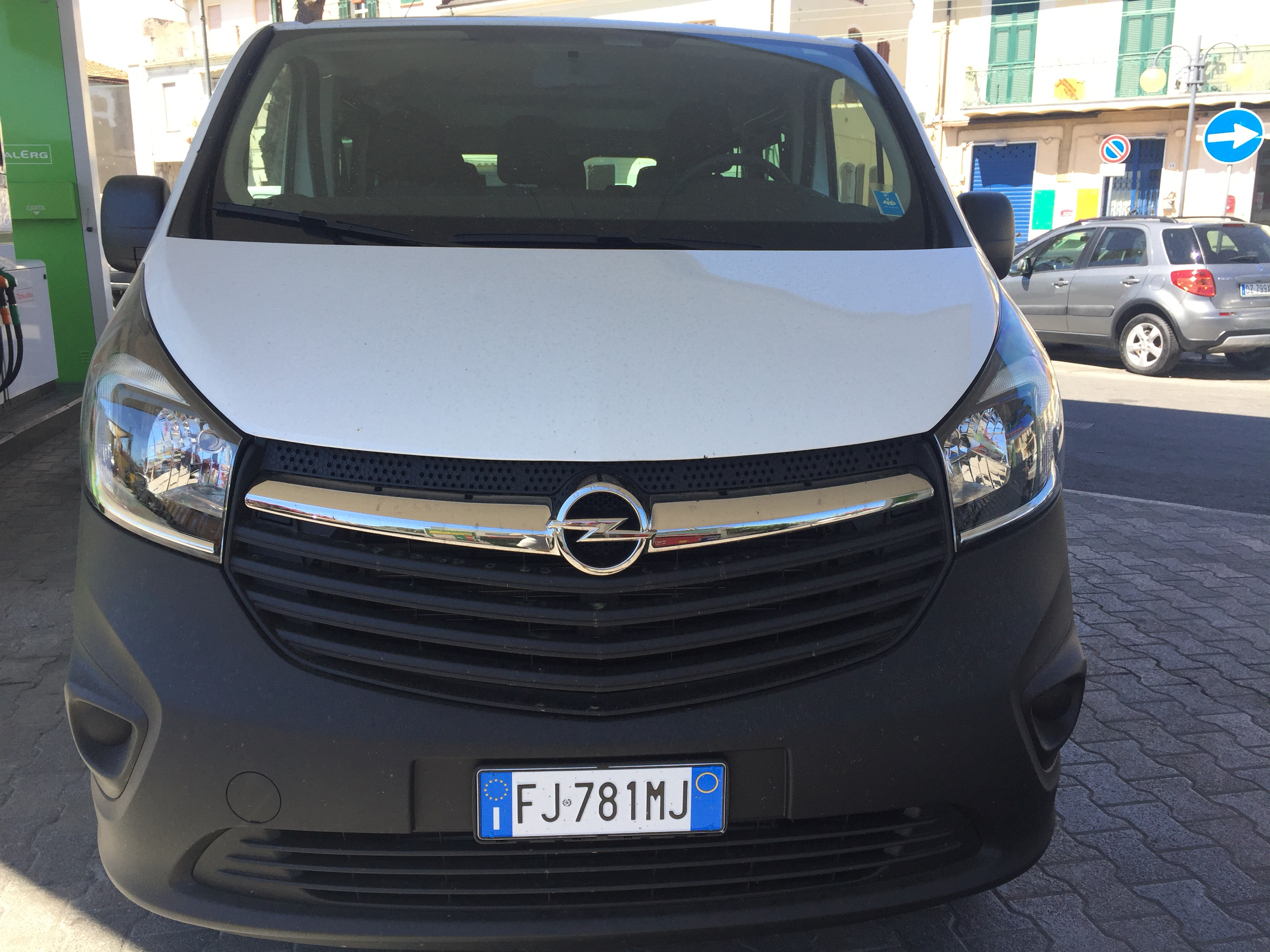 Noleggio rent Auto CARINGELLA Stazione di Servizio
