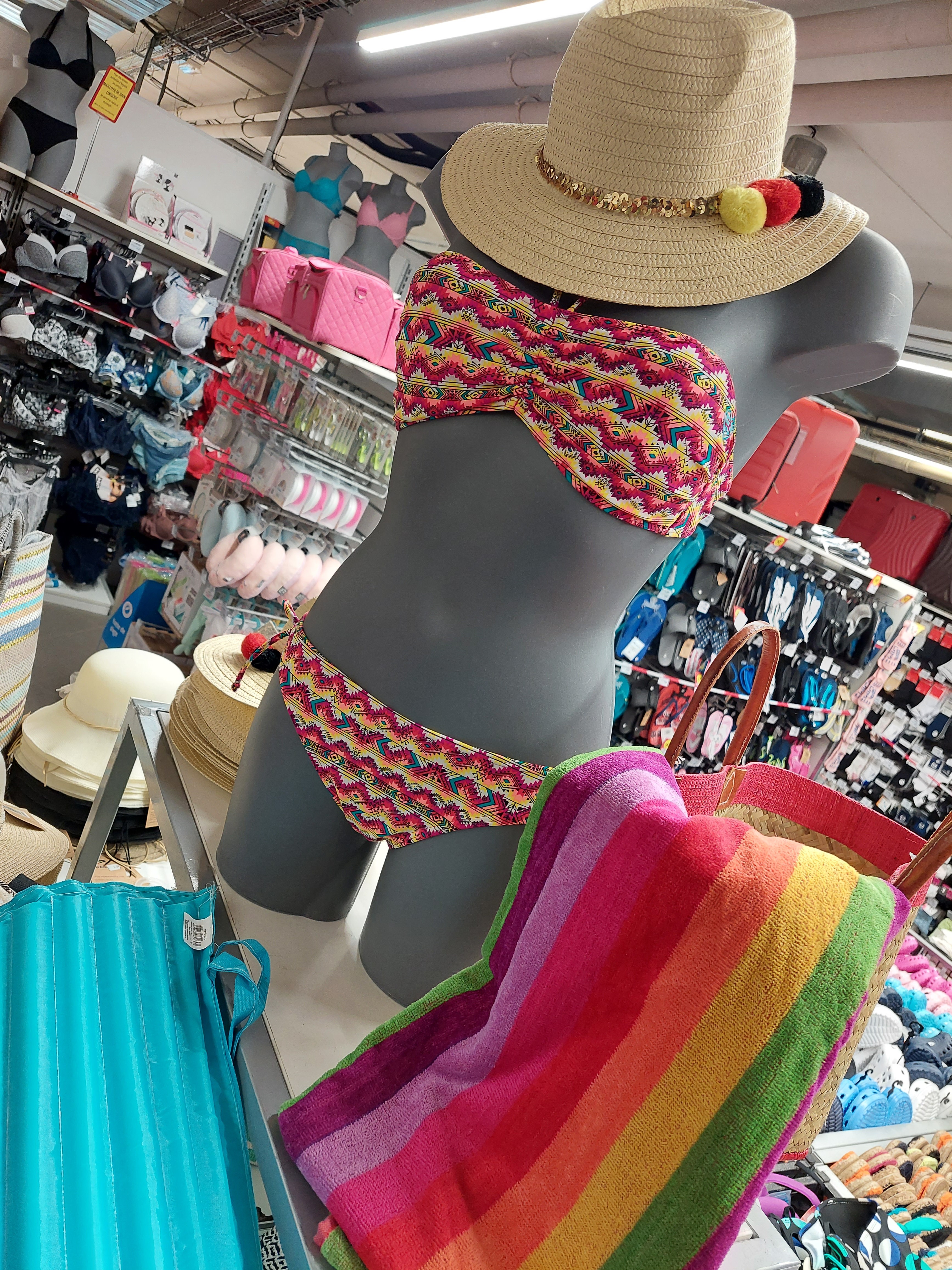 Foto 29 di Maxi Bazar