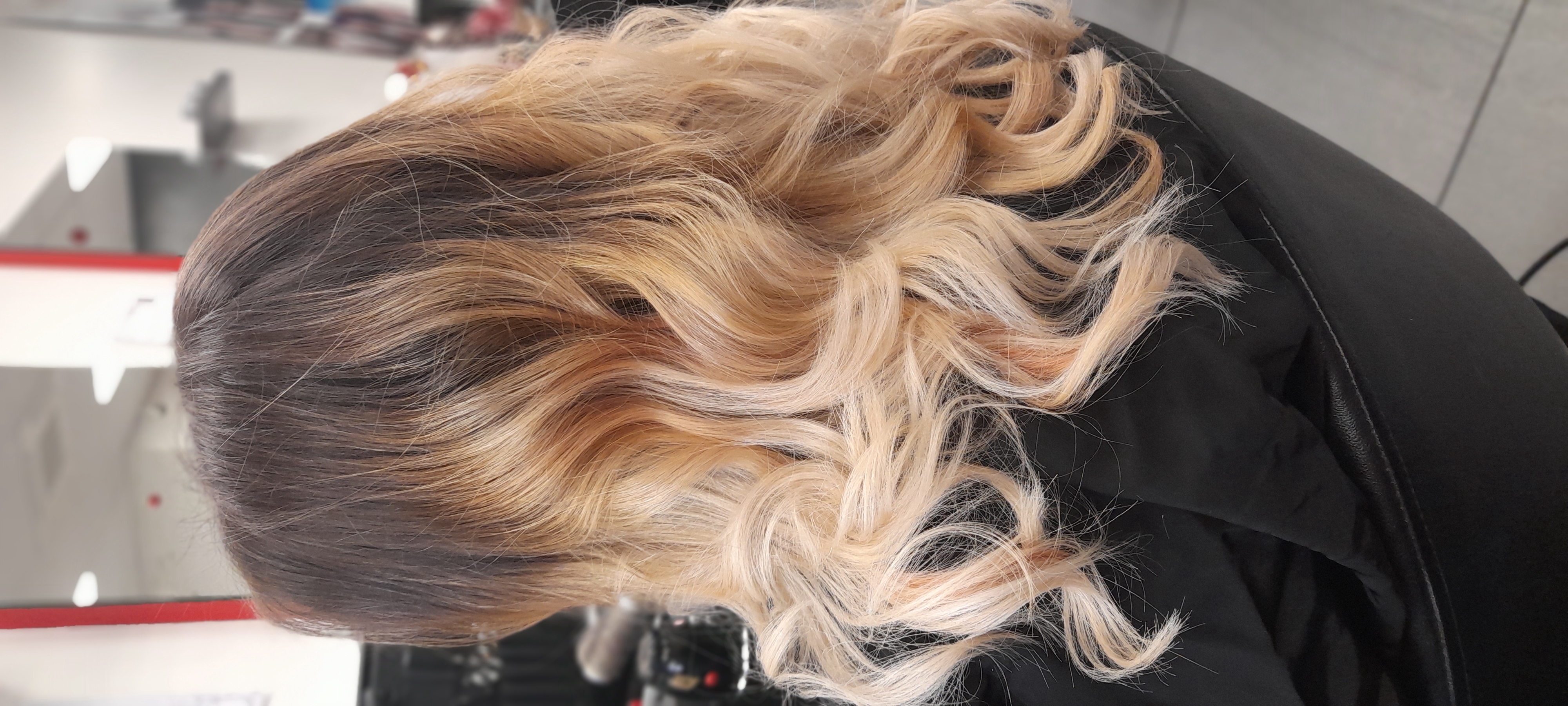 Foto 359 di SWAGG COIFFURE