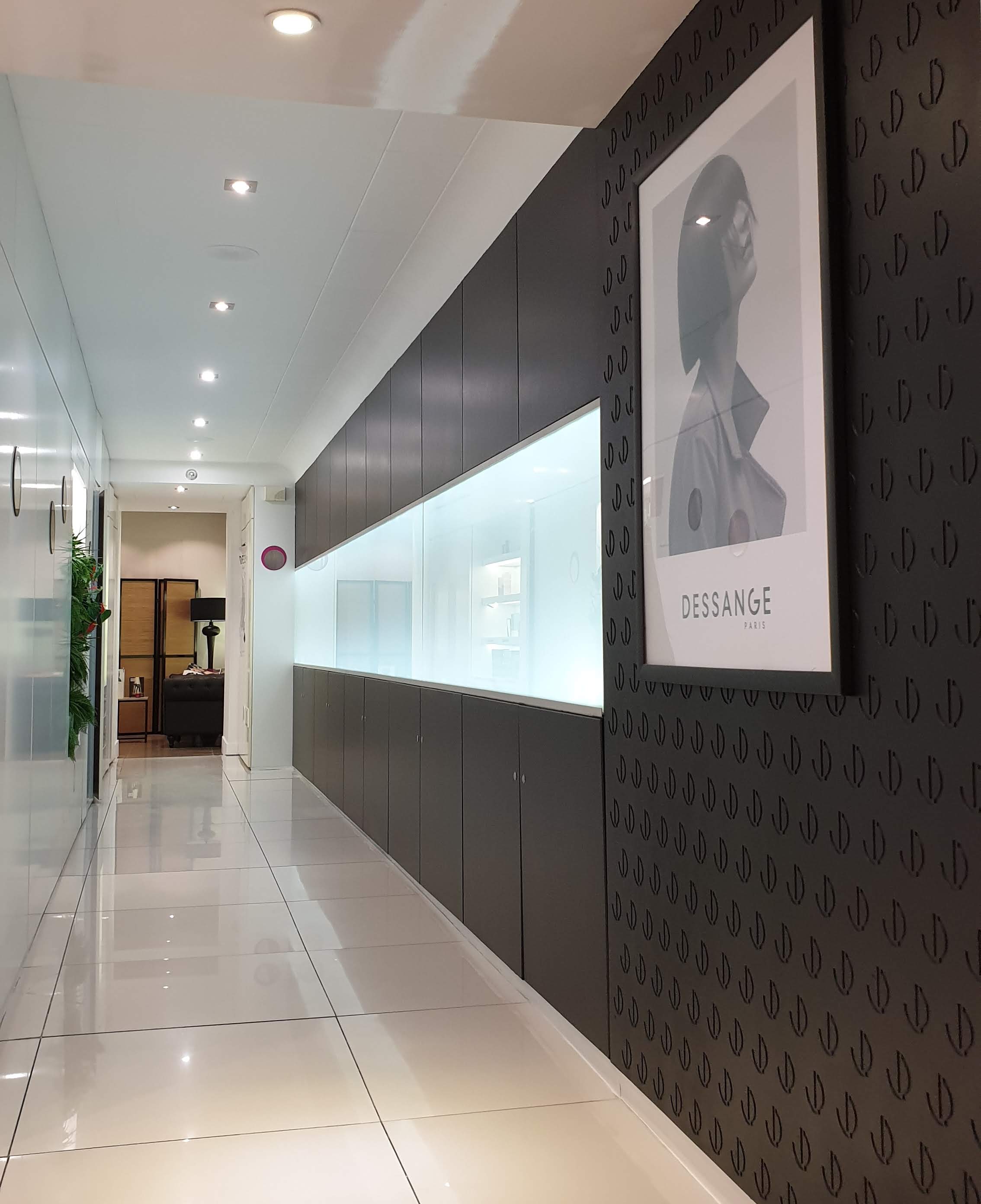Photo 4 of DESSANGE - Coiffeur St Honore