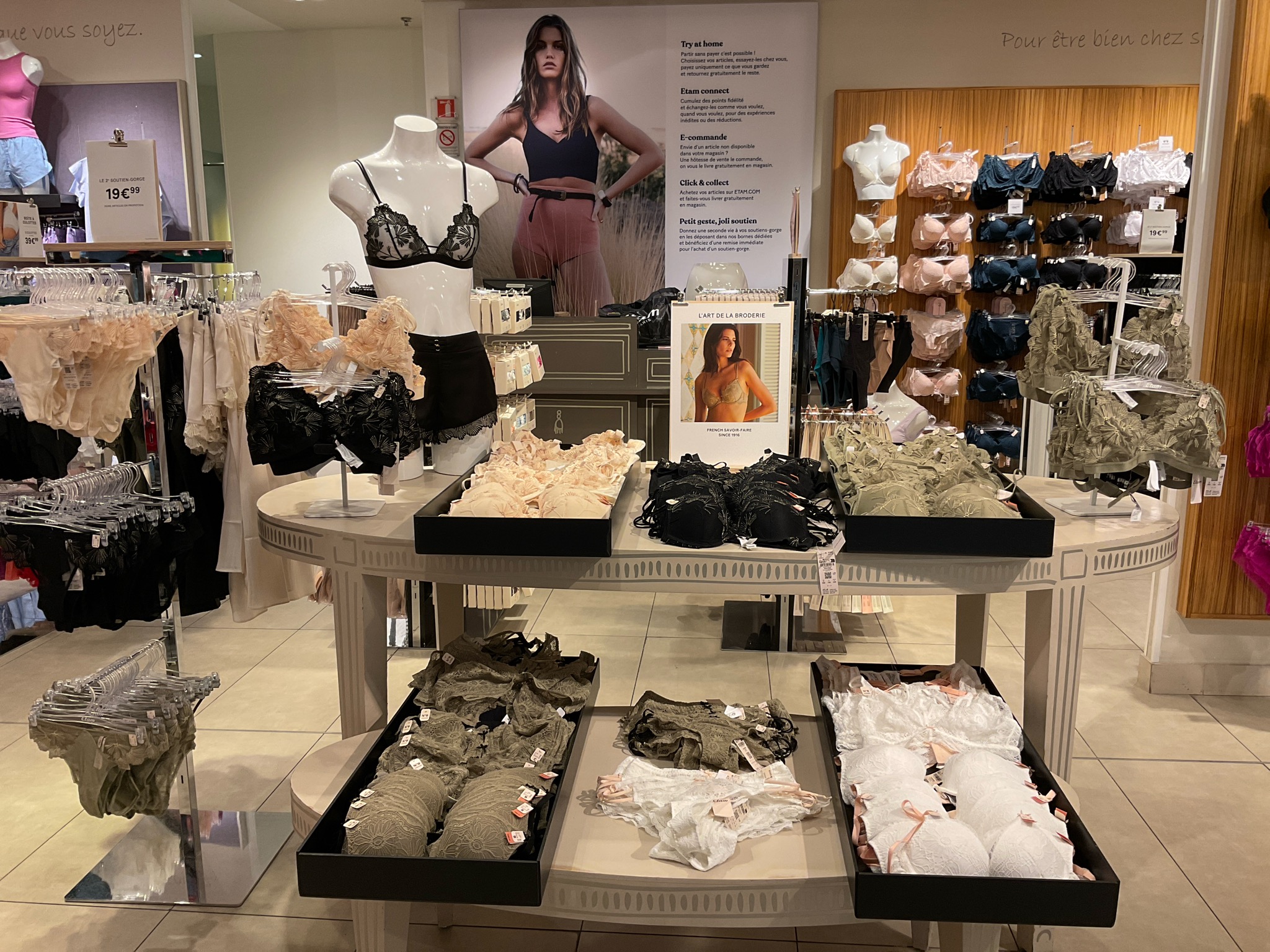 Foto 31 di Etam Lingerie