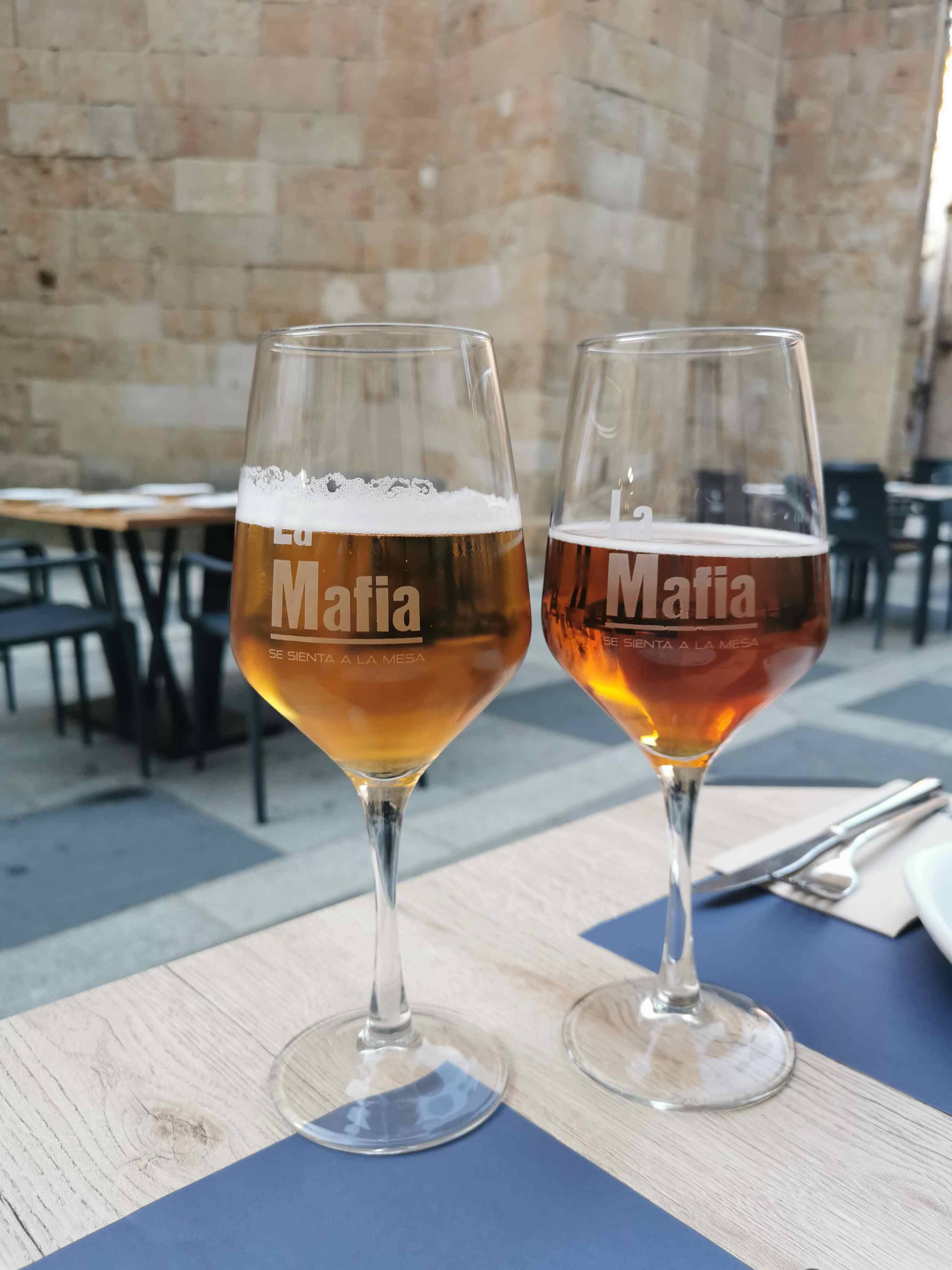 La Mafia se sienta a la mesa