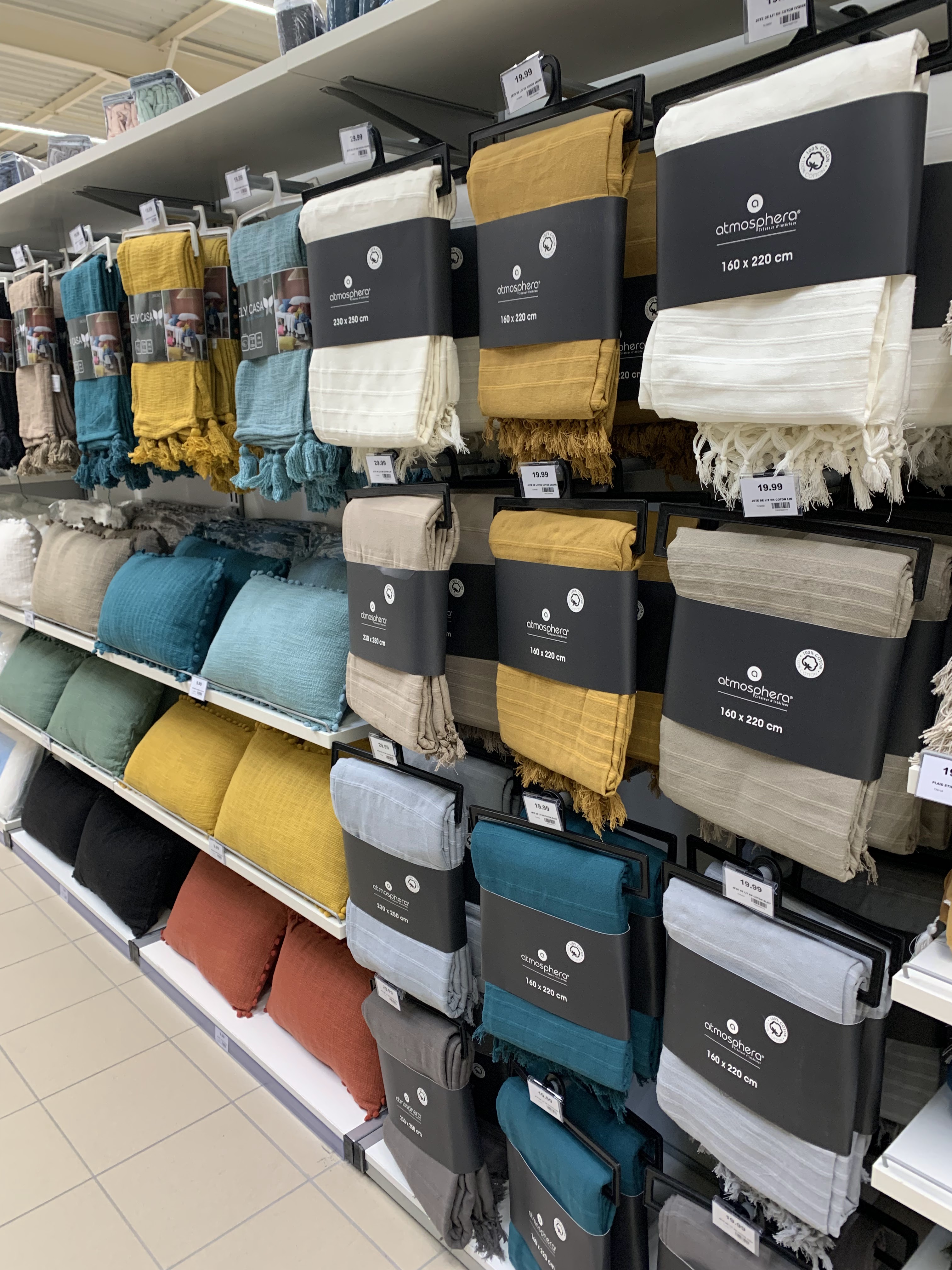 Foto 24 di Maxi Bazar