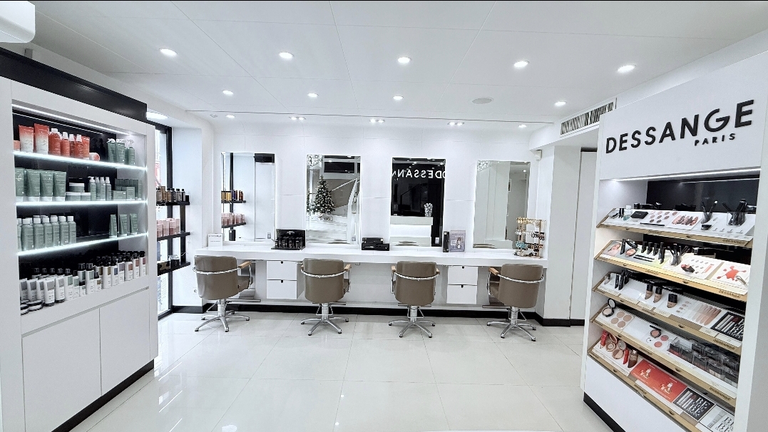 Photo 3 of DESSANGE - Coiffeur St Honore