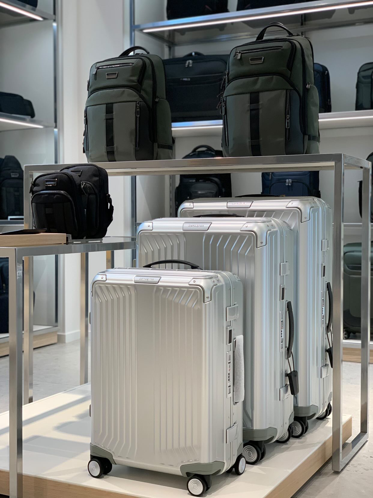 Photo 106 de Samsonite