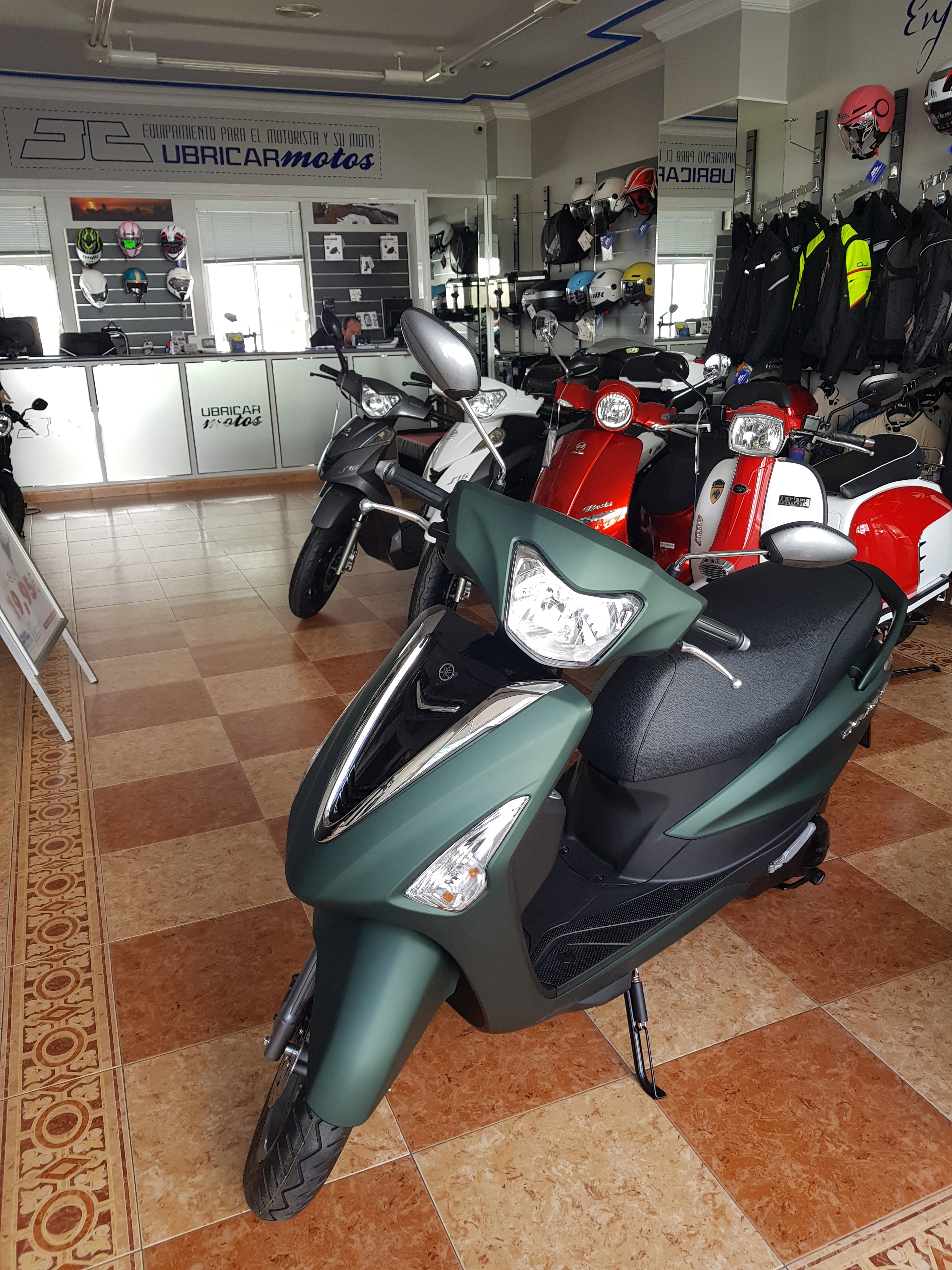 Foto 15 di Ubricarmotos